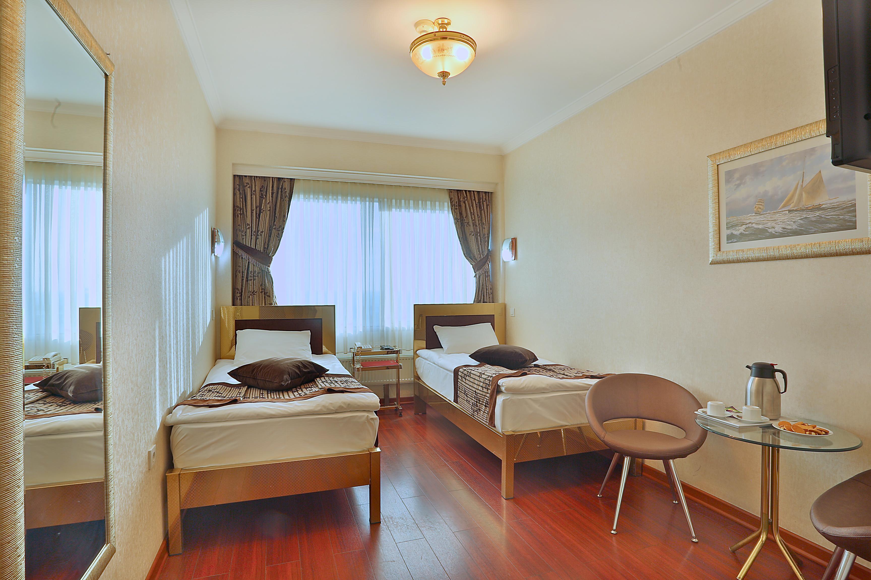 Grand Madrid Hotel Istanbul Exterior photo